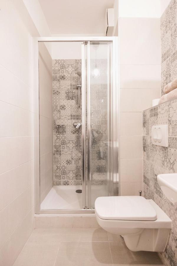 Ferienwohnung Stylish And Cozy Studio In The Heart Of The City Budapest Exterior foto