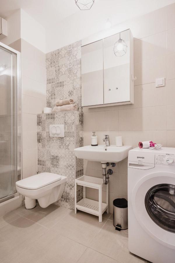 Ferienwohnung Stylish And Cozy Studio In The Heart Of The City Budapest Exterior foto