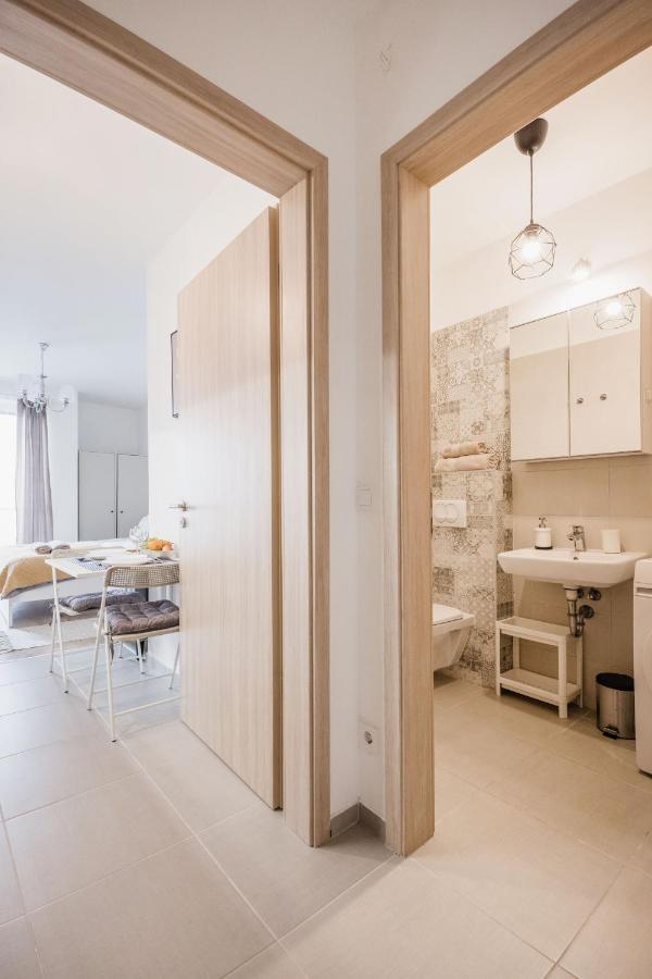 Ferienwohnung Stylish And Cozy Studio In The Heart Of The City Budapest Exterior foto